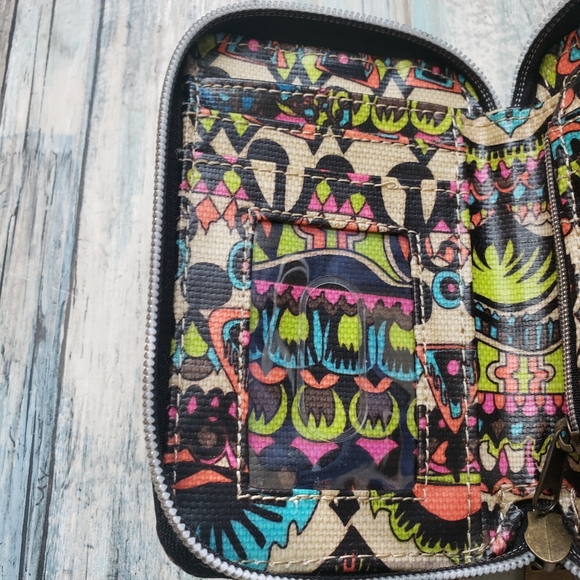 Sakroots Crossbody Wallet. - Picture 9 of 16